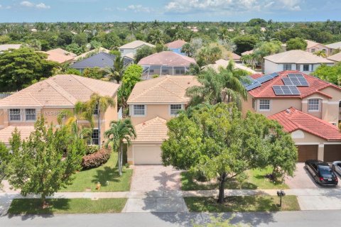 Villa ou maison à vendre à Miramar, Floride: 4 chambres, 245.17 m2 № 1293144 - photo 1