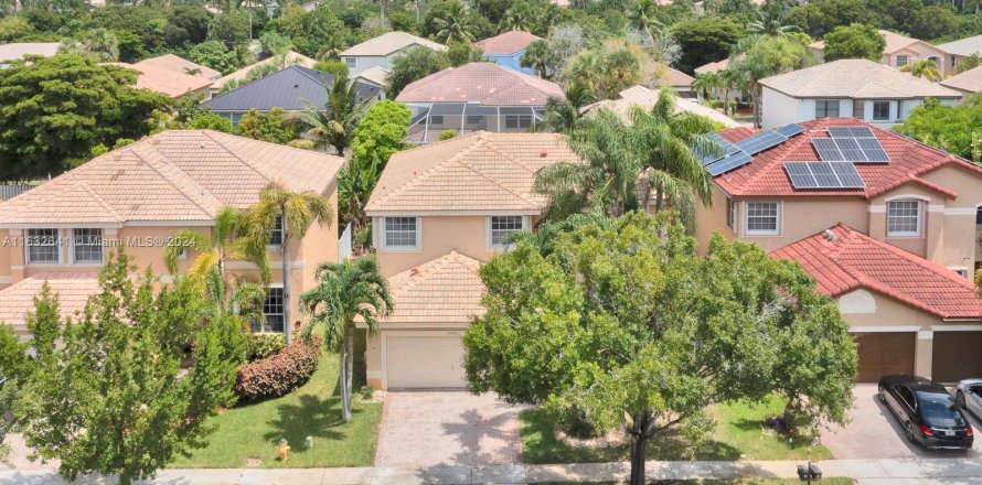 Villa ou maison à Miramar, Floride 4 chambres, 245.17 m2 № 1293144