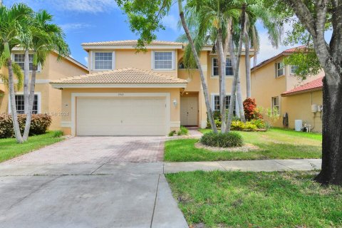 Villa ou maison à vendre à Miramar, Floride: 4 chambres, 245.17 m2 № 1293144 - photo 5