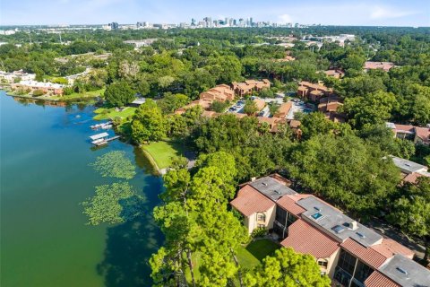 Condo in Orlando, Florida, 3 bedrooms  № 1390401 - photo 27