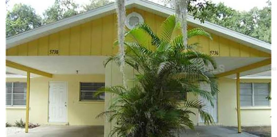 Commercial property in Bradenton, Florida 4 bedrooms, 140.47 sq.m. № 1390570