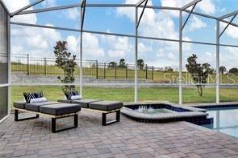 Casa en venta en Davenport, Florida, 7 dormitorios, 373.28 m2 № 1313923 - foto 17