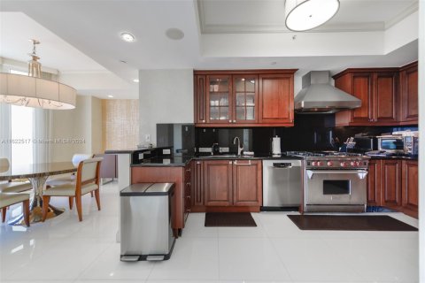 Copropriété à louer à Sunny Isles Beach, Floride: 3 chambres, 205.69 m2 № 1269257 - photo 10