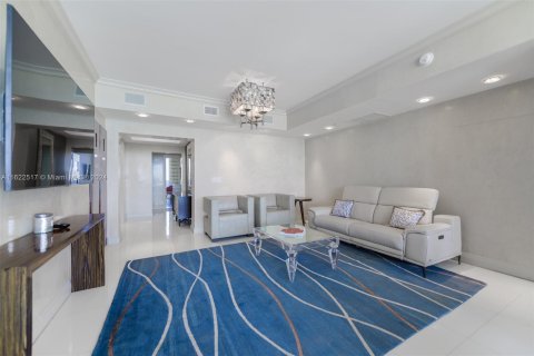 Copropriété à louer à Sunny Isles Beach, Floride: 3 chambres, 205.69 m2 № 1269257 - photo 7