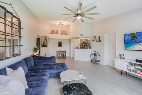 Condo in Royal Palm Beach, Florida, 2 bedrooms  № 1151666 - photo 23