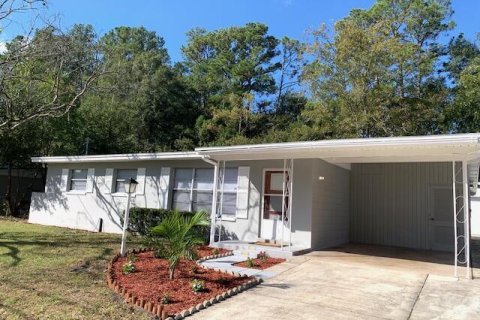 House in Jacksonville, Florida 4 bedrooms, 124.3 sq.m. № 807176 - photo 1