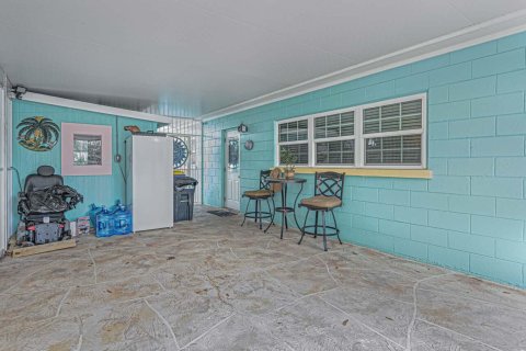 Casa en venta en Jensen Beach, Florida, 2 dormitorios, 84.54 m2 № 1162085 - foto 11