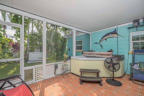 Casa en venta en Jensen Beach, Florida, 2 dormitorios, 84.54 m2 № 1162085 - foto 4