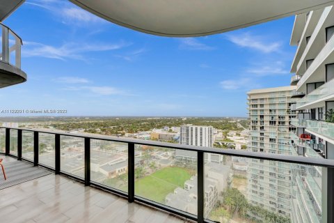 Condo in Miami, Florida, 1 bedroom  № 10830 - photo 23