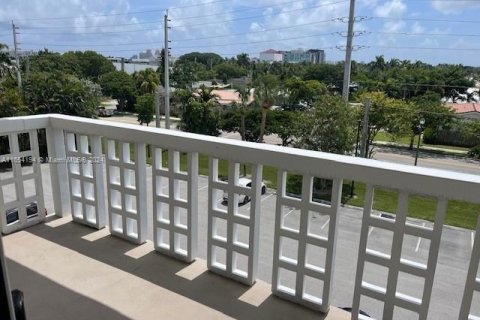 Condominio en venta en Oakland Park, Florida, 2 dormitorios, 92.9 m2 № 1362257 - foto 1