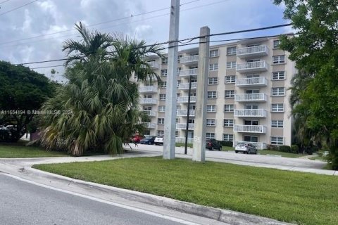 Copropriété à vendre à Oakland Park, Floride: 2 chambres, 92.9 m2 № 1362257 - photo 4