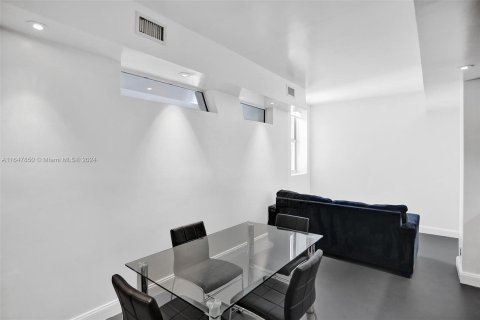 Condominio en venta en Miami, Florida, 1 dormitorio, 51.37 m2 № 1362653 - foto 3