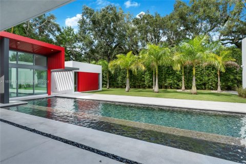 House in Miami, Florida 4 bedrooms, 424.66 sq.m. № 1362732 - photo 24