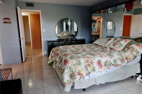 Купить кондоминиум в Холливуд, Флорида 2 спальни, 92.16м2, № 1179948 - фото 15