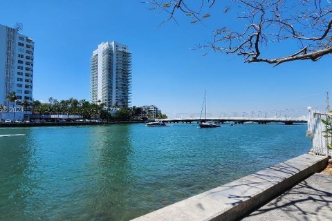 Condominio en venta en Miami Beach, Florida, 2 dormitorios, 106.84 m2 № 1419878 - foto 22