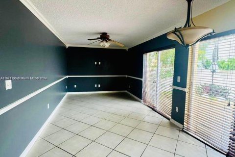 Casa en alquiler en Pembroke Pines, Florida, 3 dormitorios, 240.71 m2 № 1397692 - foto 18