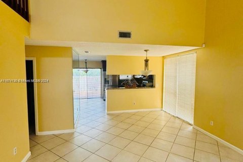 Casa en alquiler en Pembroke Pines, Florida, 3 dormitorios, 240.71 m2 № 1397692 - foto 12