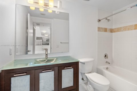 Copropriété à vendre à Miami, Floride: 2 chambres, 137.4 m2 № 1368807 - photo 12