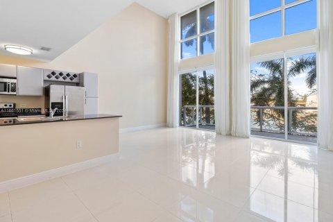 Condo in Miami, Florida, 2 bedrooms  № 1368807 - photo 3