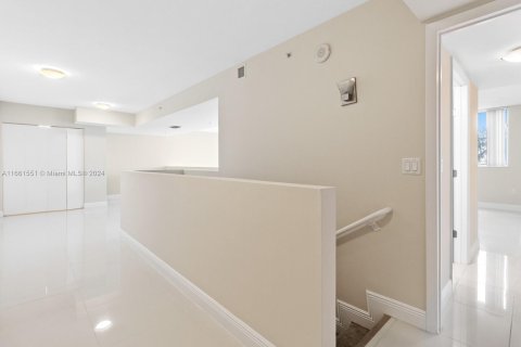 Copropriété à vendre à Miami, Floride: 2 chambres, 137.4 m2 № 1368807 - photo 20