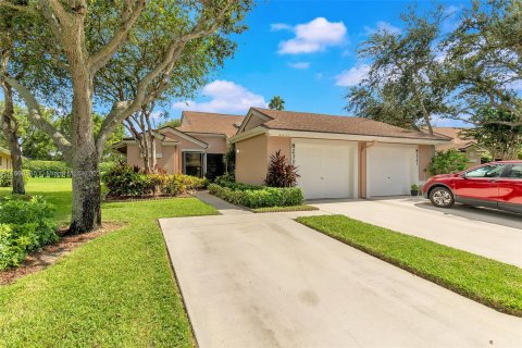 Villa ou maison à vendre à Boca Raton, Floride: 2 chambres, 153.66 m2 № 1367319 - photo 1