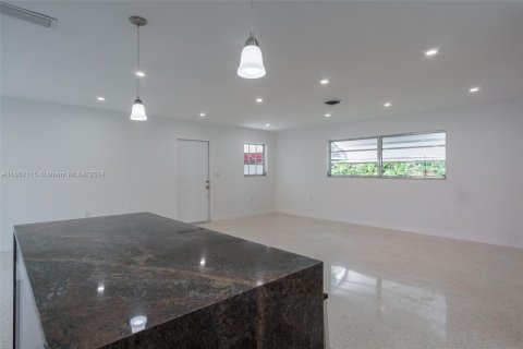 Casa en alquiler en Miami Shores, Florida, 3 dormitorios, 155.7 m2 № 1367409 - foto 10