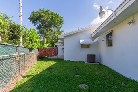 Casa en alquiler en Miami Shores, Florida, 3 dormitorios, 155.7 m2 № 1367409 - foto 16