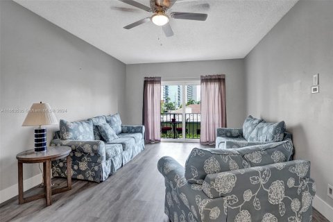 Condo in Pompano Beach, Florida, 2 bedrooms  № 1374280 - photo 11