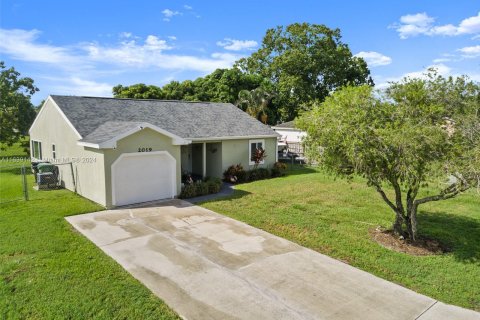 Villa ou maison à vendre à Port St. Lucie, Floride: 2 chambres, 88.54 m2 № 1315971 - photo 2