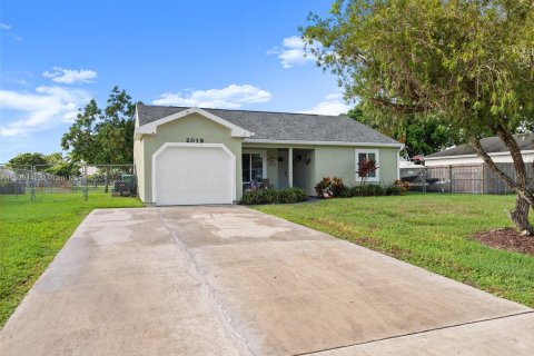 Villa ou maison à vendre à Port St. Lucie, Floride: 2 chambres, 88.54 m2 № 1315971 - photo 1