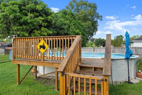 Casa en venta en Port St. Lucie, Florida, 2 dormitorios, 88.54 m2 № 1315971 - foto 9