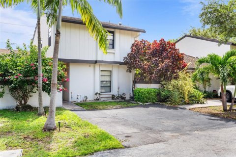 Touwnhouse à vendre à Miami, Floride: 3 chambres, 139.26 m2 № 1316210 - photo 12