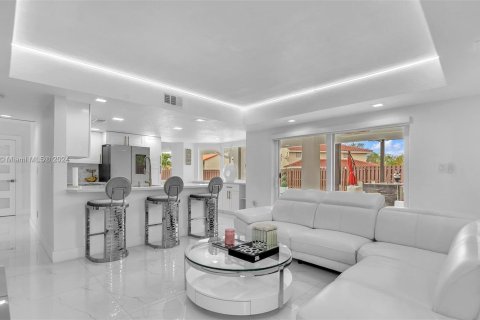 Villa ou maison à vendre à Miami, Floride: 4 chambres, 205.87 m2 № 1316208 - photo 19