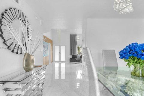 Villa ou maison à vendre à Miami, Floride: 4 chambres, 205.87 m2 № 1316208 - photo 17