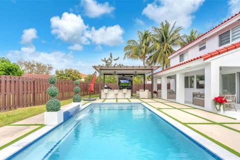 Casa en venta en Miami, Florida, 4 dormitorios, 205.87 m2 № 1316208 - foto 5