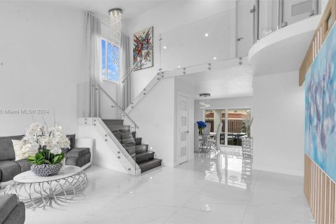 Villa ou maison à vendre à Miami, Floride: 4 chambres, 205.87 m2 № 1316208 - photo 18