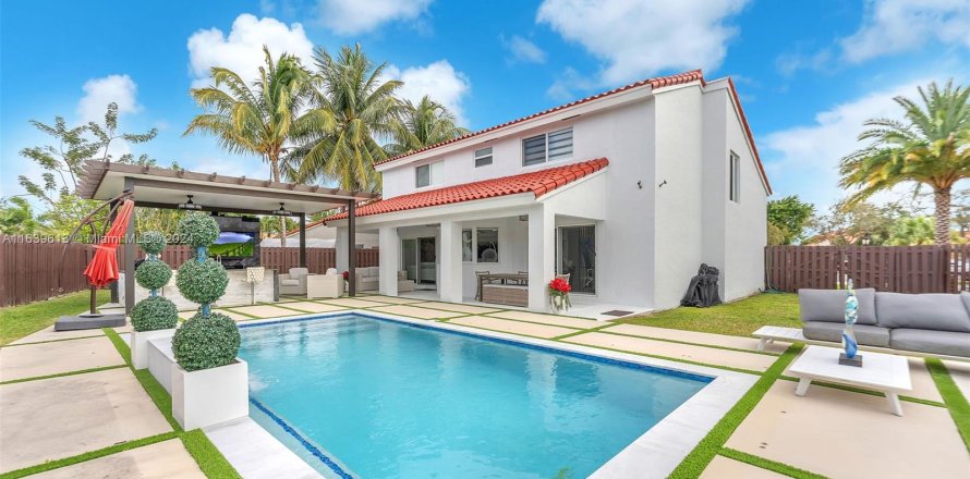 Villa ou maison à Miami, Floride 4 chambres, 205.87 m2 № 1316208