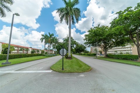 Condominio en venta en Pembroke Pines, Florida, 2 dormitorios, 108.7 m2 № 1172090 - foto 4