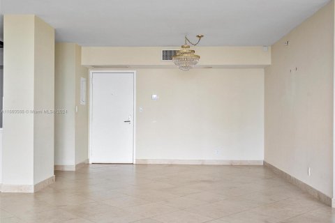 Condo in Aventura, Florida, 2 bedrooms  № 1367048 - photo 6