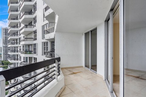 Condominio en venta en Aventura, Florida, 2 dormitorios, 101.36 m2 № 1367048 - foto 30