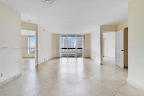 Condo in Aventura, Florida, 2 bedrooms  № 1367048 - photo 1