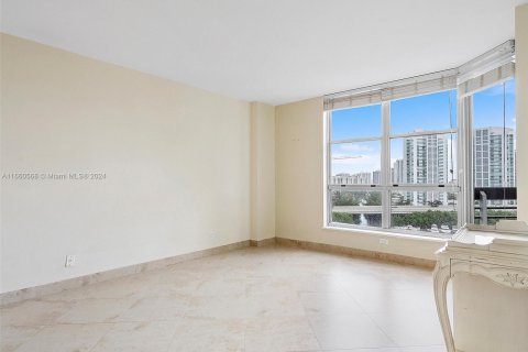 Condominio en venta en Aventura, Florida, 2 dormitorios, 101.36 m2 № 1367048 - foto 20