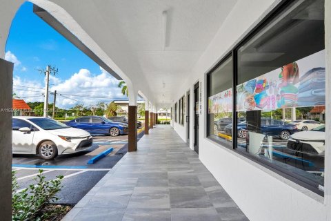 Propiedad comercial en venta en Sunrise, Florida № 1367016 - foto 11