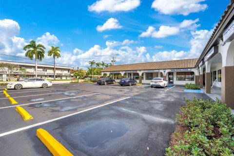 Propiedad comercial en venta en Sunrise, Florida № 1367016 - foto 9