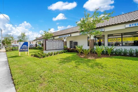 Commercial property in Sunrise, Florida № 1367016 - photo 29