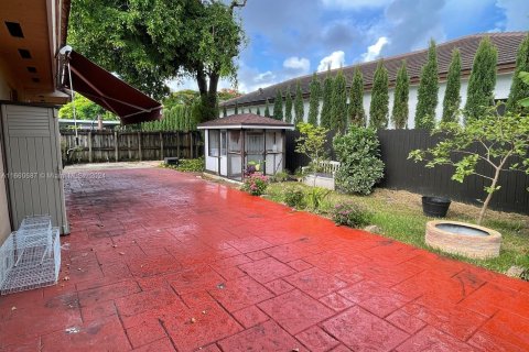 Casa en venta en Miami, Florida, 3 dormitorios, 144.09 m2 № 1367018 - foto 27