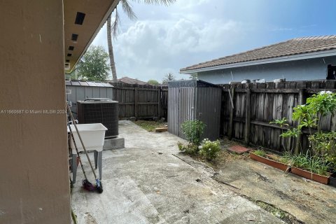 Casa en venta en Miami, Florida, 3 dormitorios, 144.09 m2 № 1367018 - foto 30