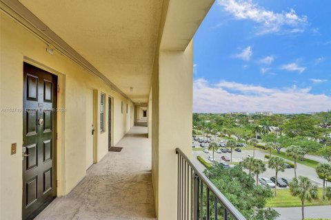 Condominio en venta en Pompano Beach, Florida, 2 dormitorios, 102.19 m2 № 1004409 - foto 5