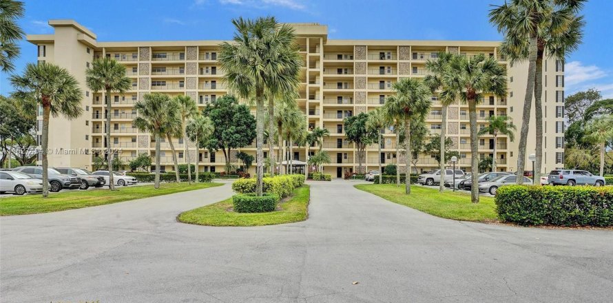 Condominio en Pompano Beach, Florida, 2 dormitorios  № 1004409