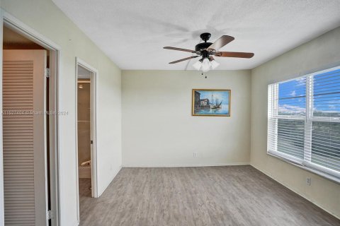 Condominio en venta en Pompano Beach, Florida, 2 dormitorios, 102.19 m2 № 1004409 - foto 20